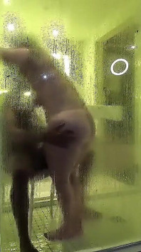 La Grande Culona PAWG Viene Scopata Davanti Alla Doccia