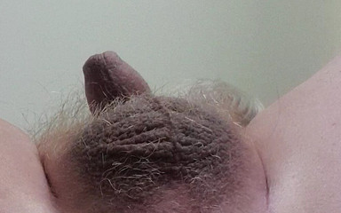 Redhairy4u: Hračka v zadku, Masturbace malého ptáka