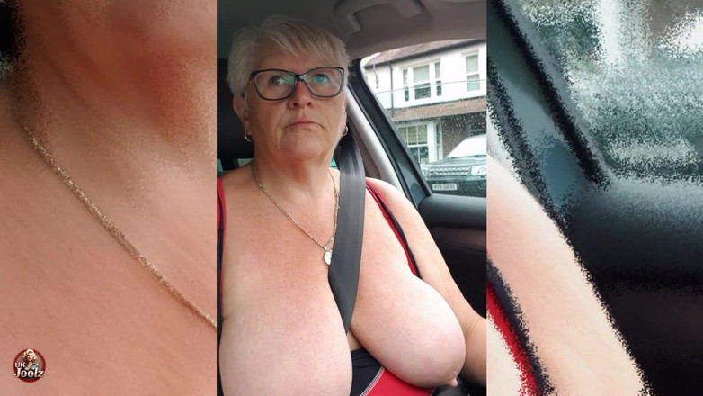 Uk Joolz: Guida in Topless