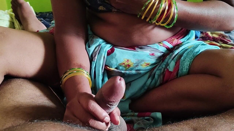 FULLMJEDETI: Bhabhi mengguncang penisku