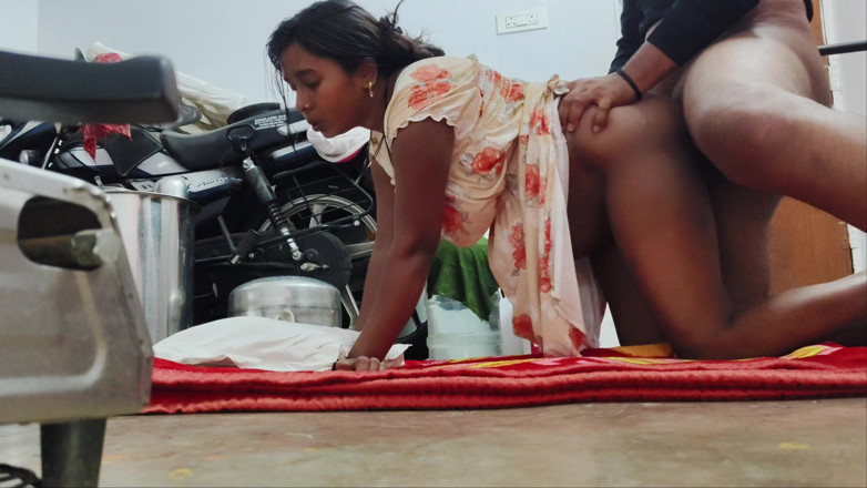 Premi pooja: Bhabhi &amp; Devar seks dubur tegar penuh gaya doggy