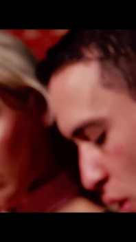 Sensual xl büyük memeli sarışın orta yaşlı seksi kadının ıslak amını sikmesi için ateşli bir yarağa ihtiyacı var
