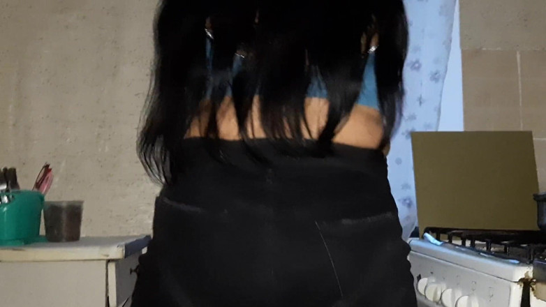 Lesbian-illusion: Minha madrasta tirou minha virgindade anal e eu adorei