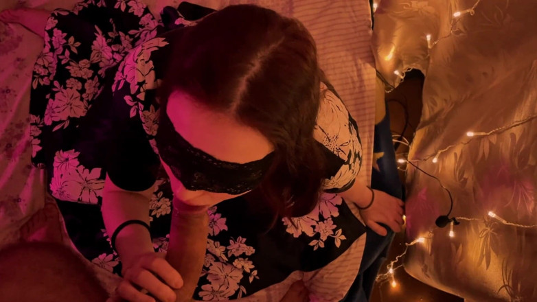 Vaisiti7: Vacanze di Capodanno pompino da una bella donna in maschera...