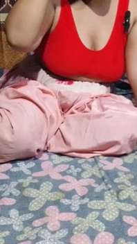 Mais novo meio-irmão e meia-irmã foram para seu quarto para fazer sexo com garoto