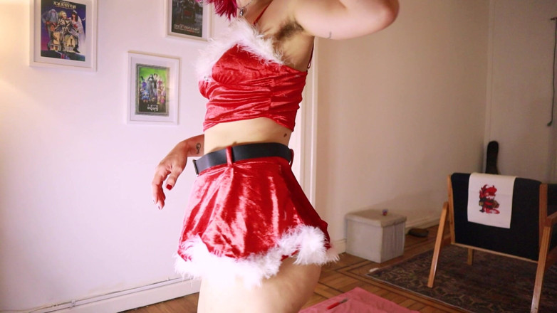 Pipaypipo: Putting a Christmas Tree in My Ass
