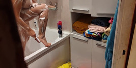 Emma_Alex: Üvey kız kardeşimi banyoda yakaladım