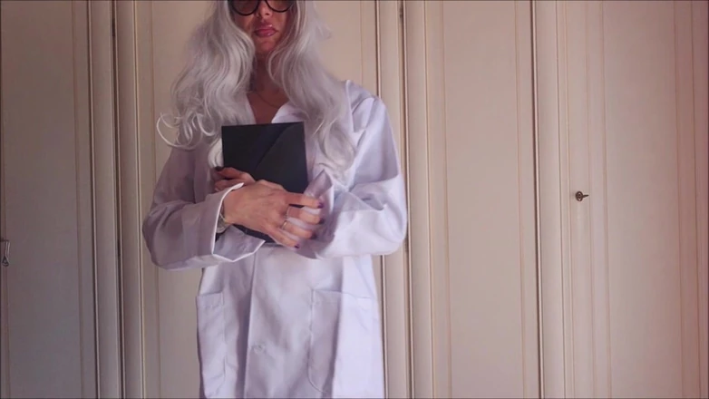 savannahamatoriale: Hot Sexy Doctor Is Back: Gyno Exam on Her