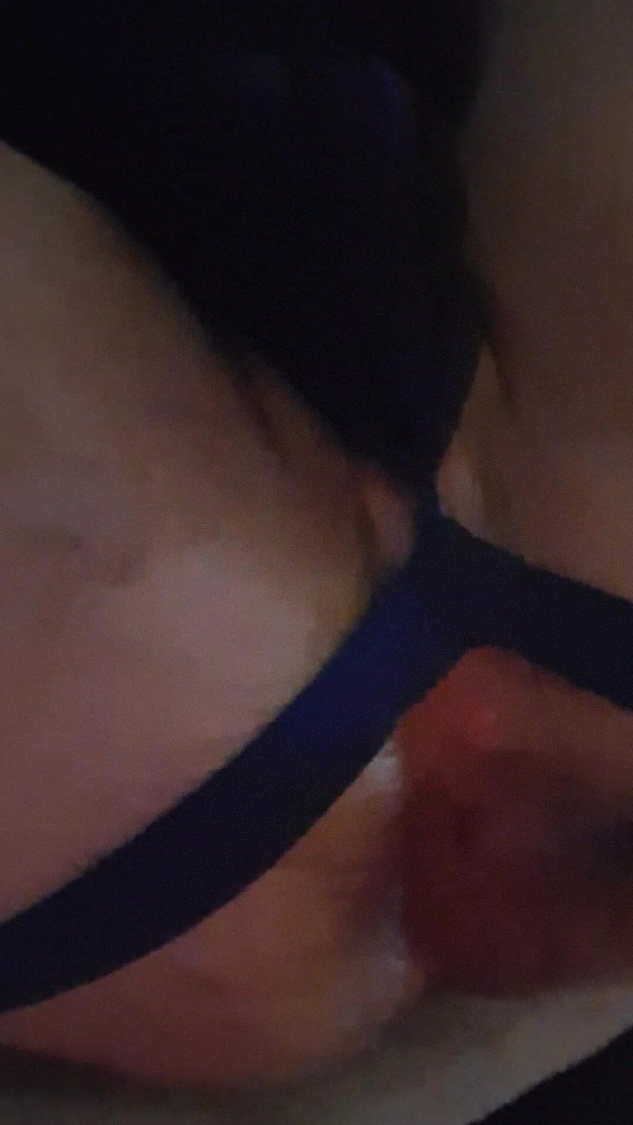 HornySluttypig: Spiel mit meinem arsch