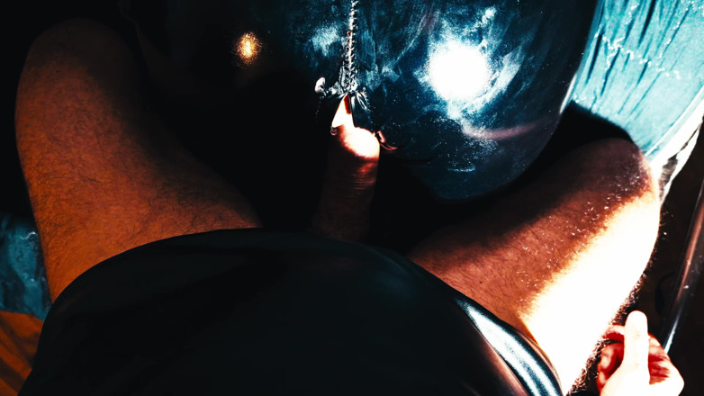 Jay_kate: Primeiro Ele Me Fode Com Um Vibrador, Então Ele Me...