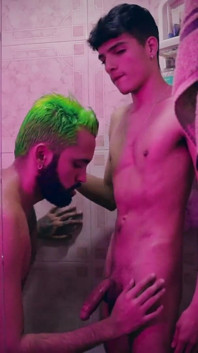 Camilo Brown Caught Hot Twink Andres Zp Jerking to Him and Invited Him Into the Shower for an Amazing Blowjob