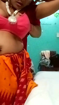 Hotand 美丽的 rajasthani Bhabhi 秘密热辣性爱和骑鸡巴与男朋友