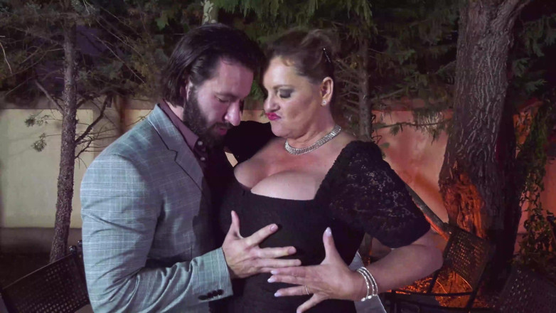 MMV EP BEST MOVIES AND CLIPS: Tetas Grandes Y Gorditas Lo Seduce Para Follar Al Aire...