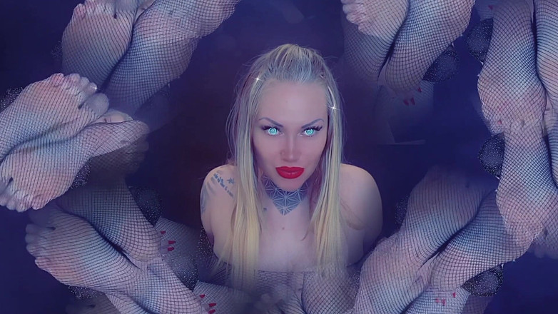 Goddess Misha Goldy: La mia spirale dei piedi ti porterà via dalla figa...
