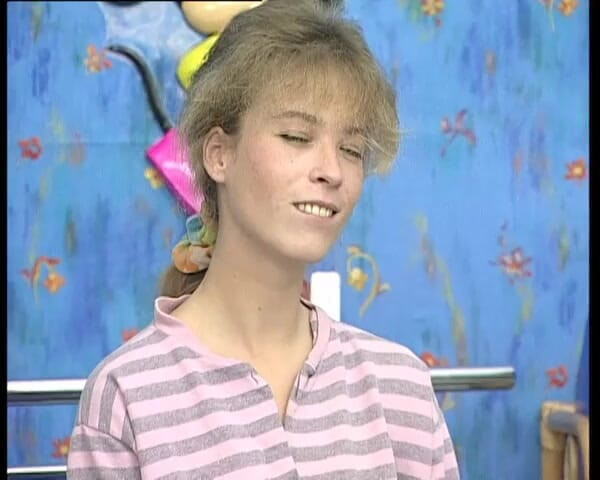 YOUR FIRST PORN: Sehr Behaarte Muschi和achseln Bei Nico - 非常毛茸茸的Nico的阴户和腋窝