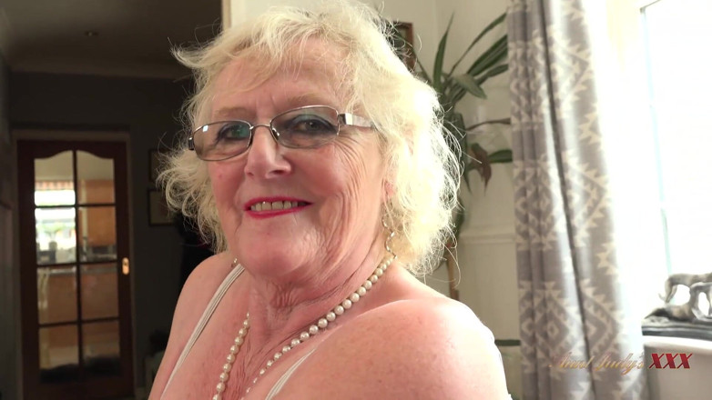 Aunt Judy's XXX: AuntJudysXXX - Your Horny GILF Landlady Mrs. Claire Lets You Pay...