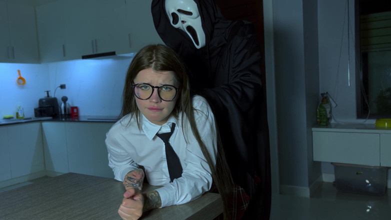 SkinLovers: Anale duro con urla. Parodia porno del film urla Halloween