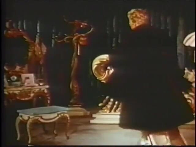 Old Good Porn: Sledujte, jak některé sexy retro dívky tančí a svlékají si...