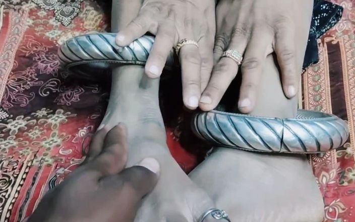 Manishabhabhi: Sevimli Hintli üvey kız kardeşim bana mükemmel bir sakso çekiyor ve beni...