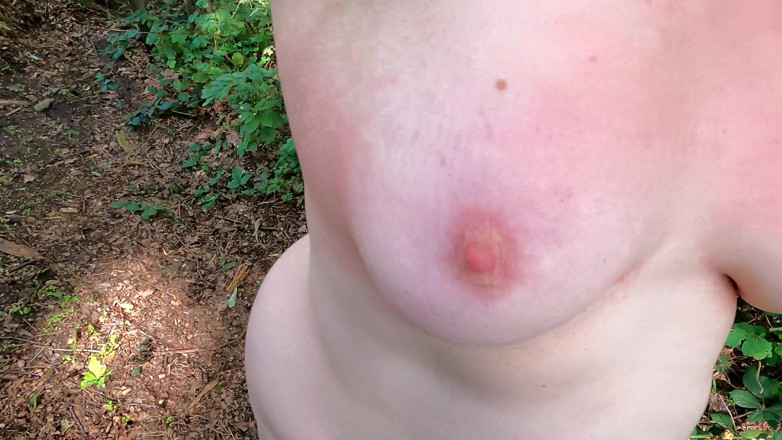 Bouncy Tits Action: Komplettes nacktes mädchen - heiße titten schlagen