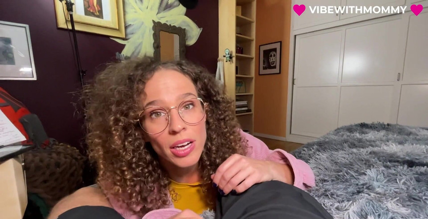 VibeWithMommy: Židovská macecha pomáhá nevlastnímu synovi po rozpadu přítelkyně mého sladkého...