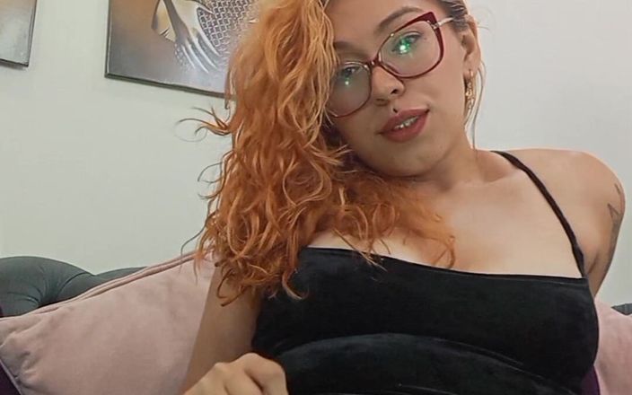 Nia Cavallini: Sexy teenager nacktes rot