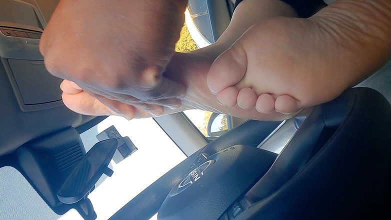 Foot Patrol: Primera sesión de coche con caliente sudoroso tamaño 10 pies