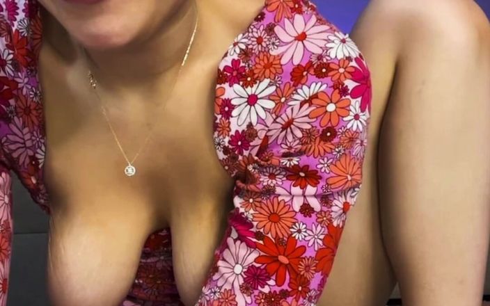 JuiceLussie: Prstění kundičky zblízka na webové kameře