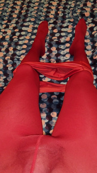 Me Play in Pantyhose