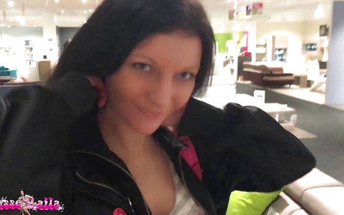 Laila Banx: Mobilya mağazasında sikiliyor - aşırı boşalma