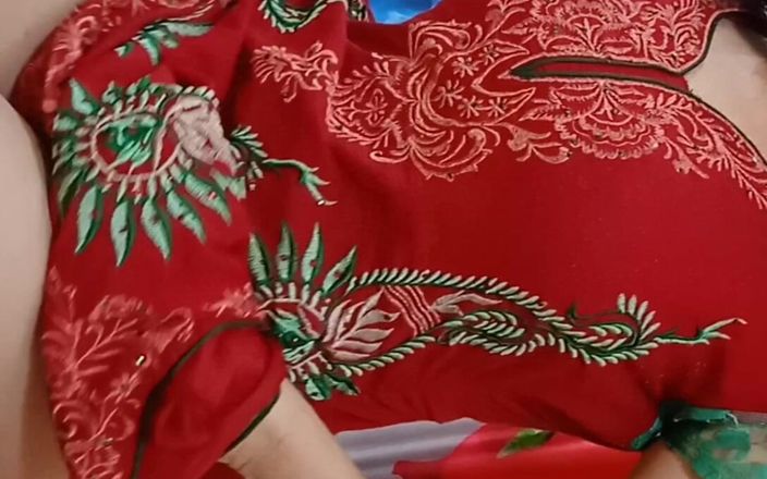 Bolly Karma: MiLF affamata di cazzo