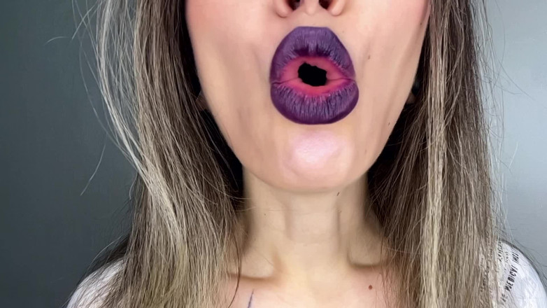 Rarible Diamond: Sexy dívka spitting slow mo 2