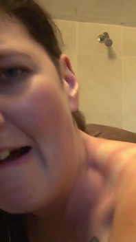 Luci clare Mr_mobydick ngentot di kamar mandi