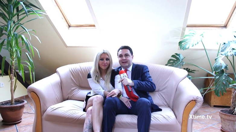 Andrea Dipre Channel: Andrea Dipre s'amuse avec une jeune blonde en levrette
