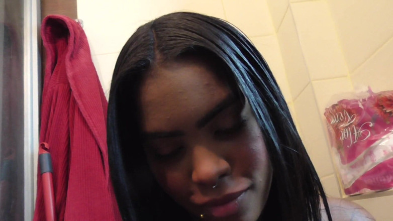 Solo Austria: Ebony Shaving Fetish!