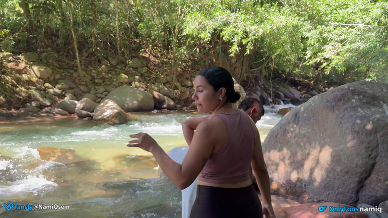 NamiQsein: Ketahuan ngentot sungai sama tetangga sendiri