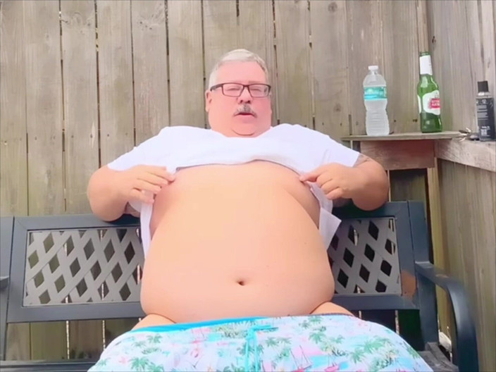 Hand-Free-Daddy-Chub: Stary Gruby Mąż Ma Gigantycznego Hot Doga I Jest Gigantycznym...