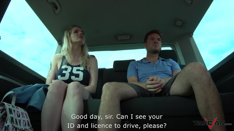 Take Van: Rondborstige Britse sexy teef betrapt door de politie bij het...