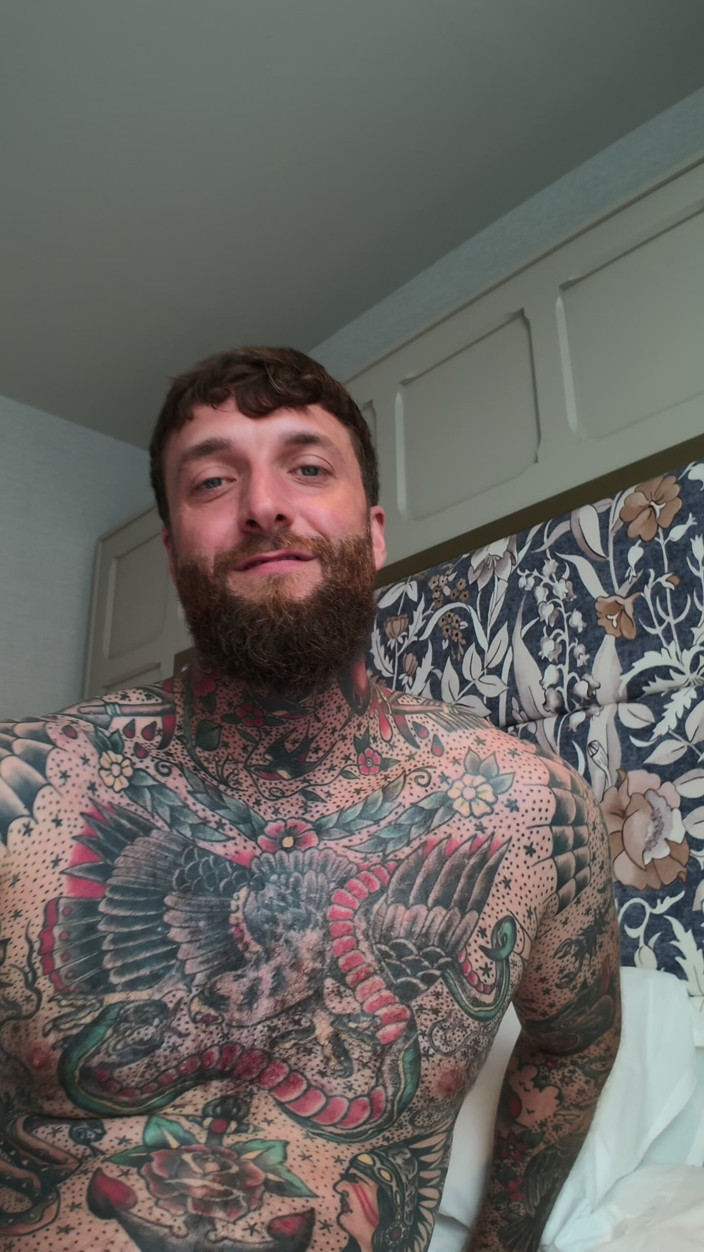 Tattooed Dom: Tattooed Dom Ass Worship Solo