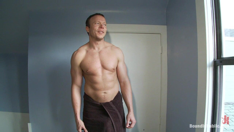 Bound in public: Perverse straf - Ethan Hudson