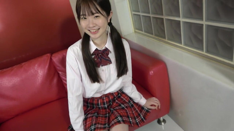japan banana: 18. una snella bellezza giapponese in uniforme. Lei fa pompino...