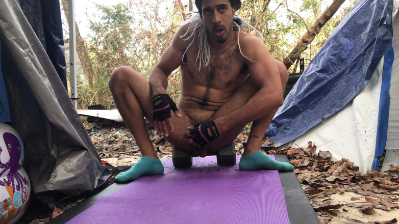 Arthur Eden aka Webcam God: Dumbbells &amp; dumbballs