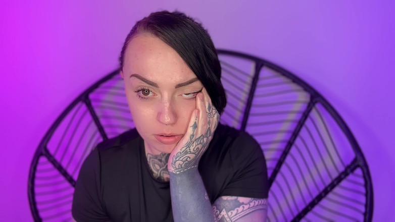 Miss Valentina: Zívání fetiš před spaním