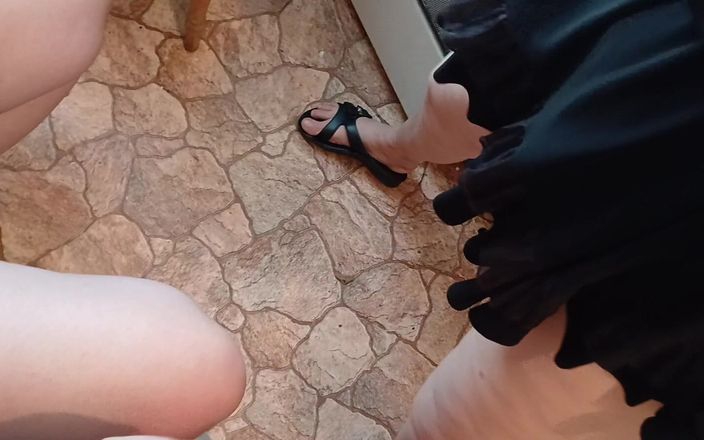 Lesbian-candys: Tre compagni di dormitorio si masturbano le fighe in modo...