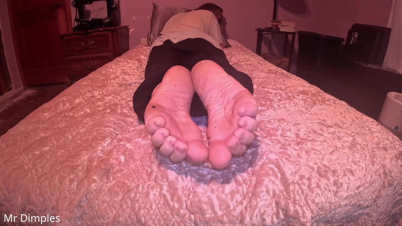 Mr Dimples: 我想要你沉迷于我的脚底！