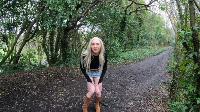 The Midnight Minx: Forest track si ferma e si diverte x
