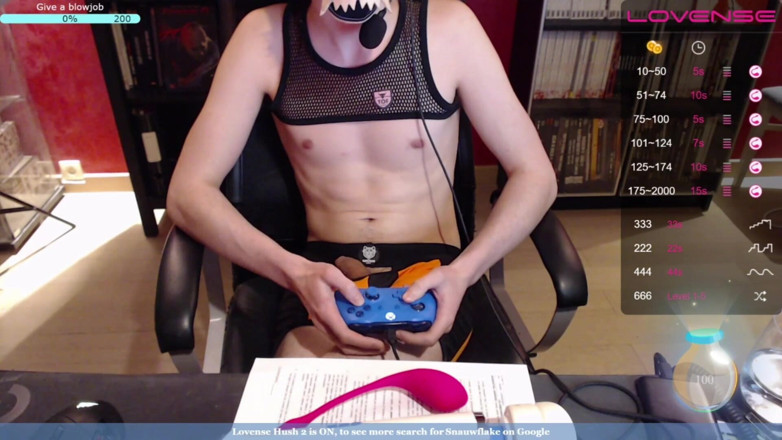 Snauwflake: Snauwflake berseronok di Chaturbate - Bahagian 8