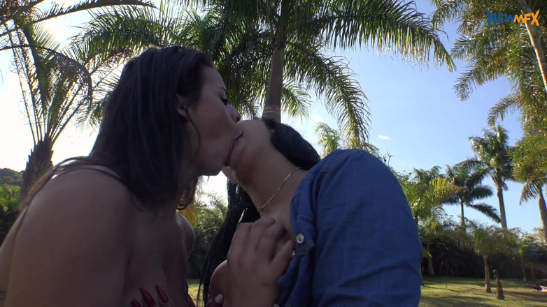 NewMFX Lesbian: Biarkan saya cuba ciuman awak?