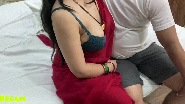 Rukshaar Begum: Une voisine MILF sexy se fait baiser quand elle est...