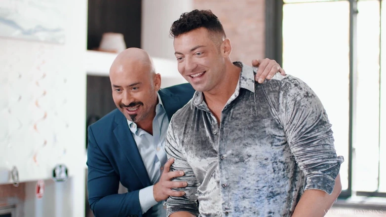 Heteroflexible: Heteroflexible - Lucca Mazzi의 격렬한 후장 사건에 불을 붙이는 마이클 보스턴의 학사 파티 장난